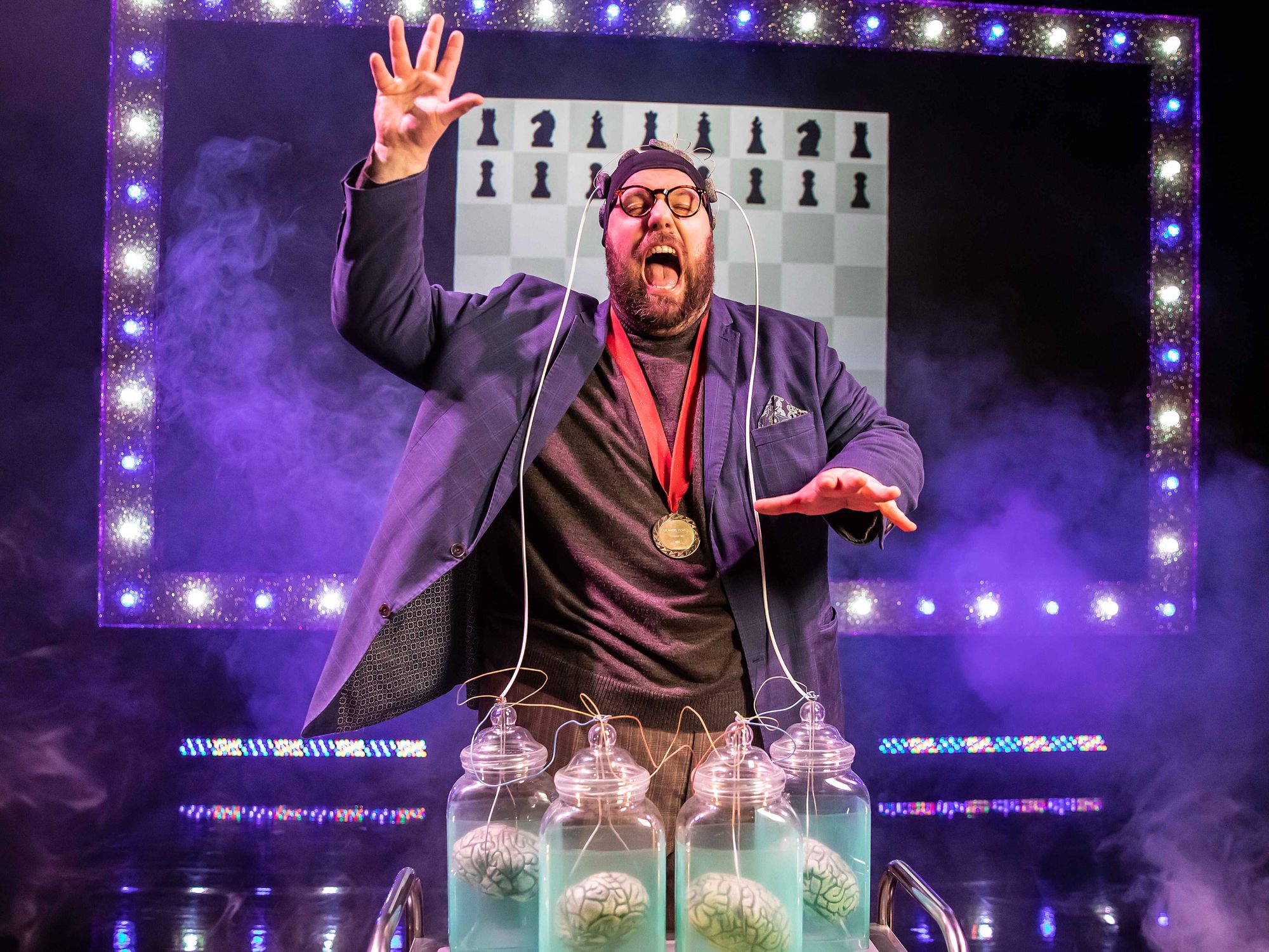 Illusionist Antonio Díaz's El Mago Pop Will Come to Broadway This